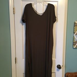 Maxi dress with pockets!